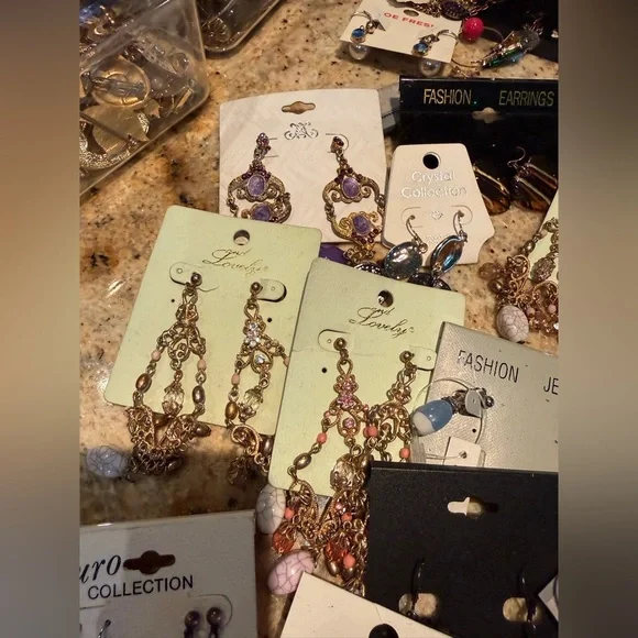 Variety of vintage costume jewelry - Earrings - Picture 3 of 16